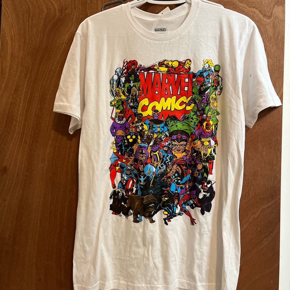NWT Men’s size M White Tee Marvel Studios